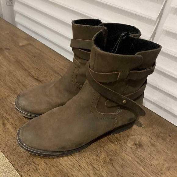 Denver Hayes Leather Boots - Picture 2 of 2